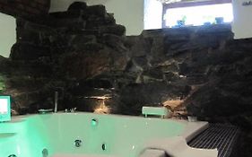 Iqsuites
